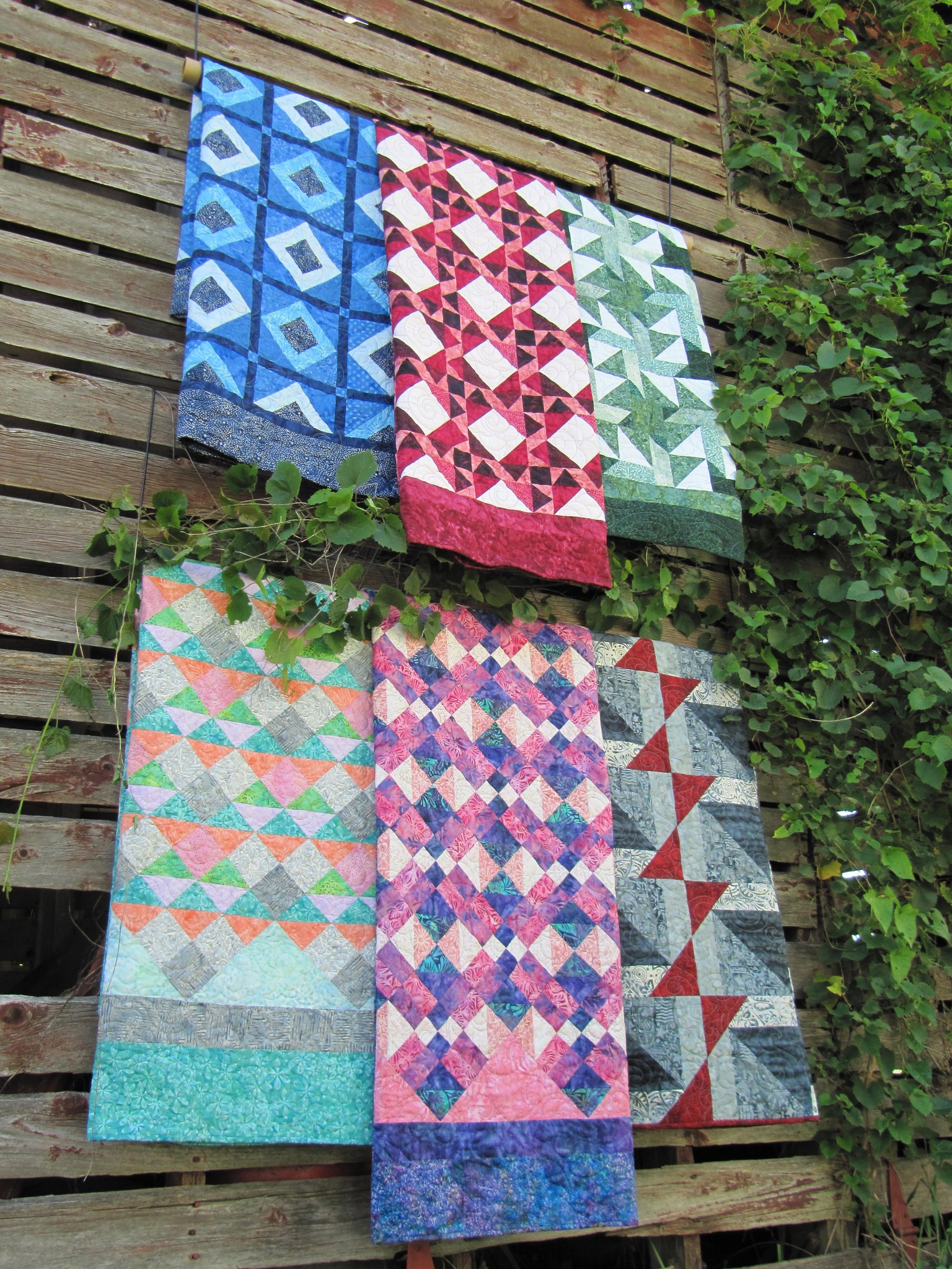 Quilting experts at Quilting in The Valley icon